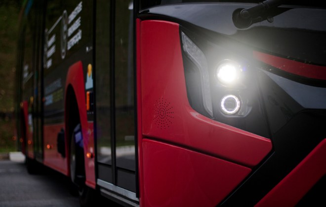 Frente - Ônibus elétrico da Scania em testes na UNESP