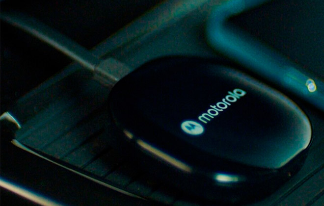 Motorola lança adaptador de Android Auto sem fio