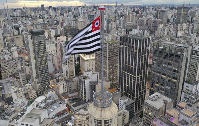 Mastro com a bandeira de São Paulo